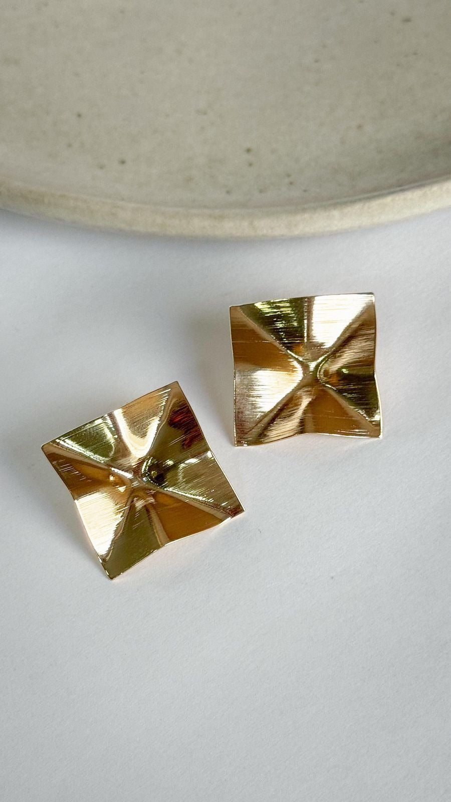 Brinco Dourado Coleção Lumora